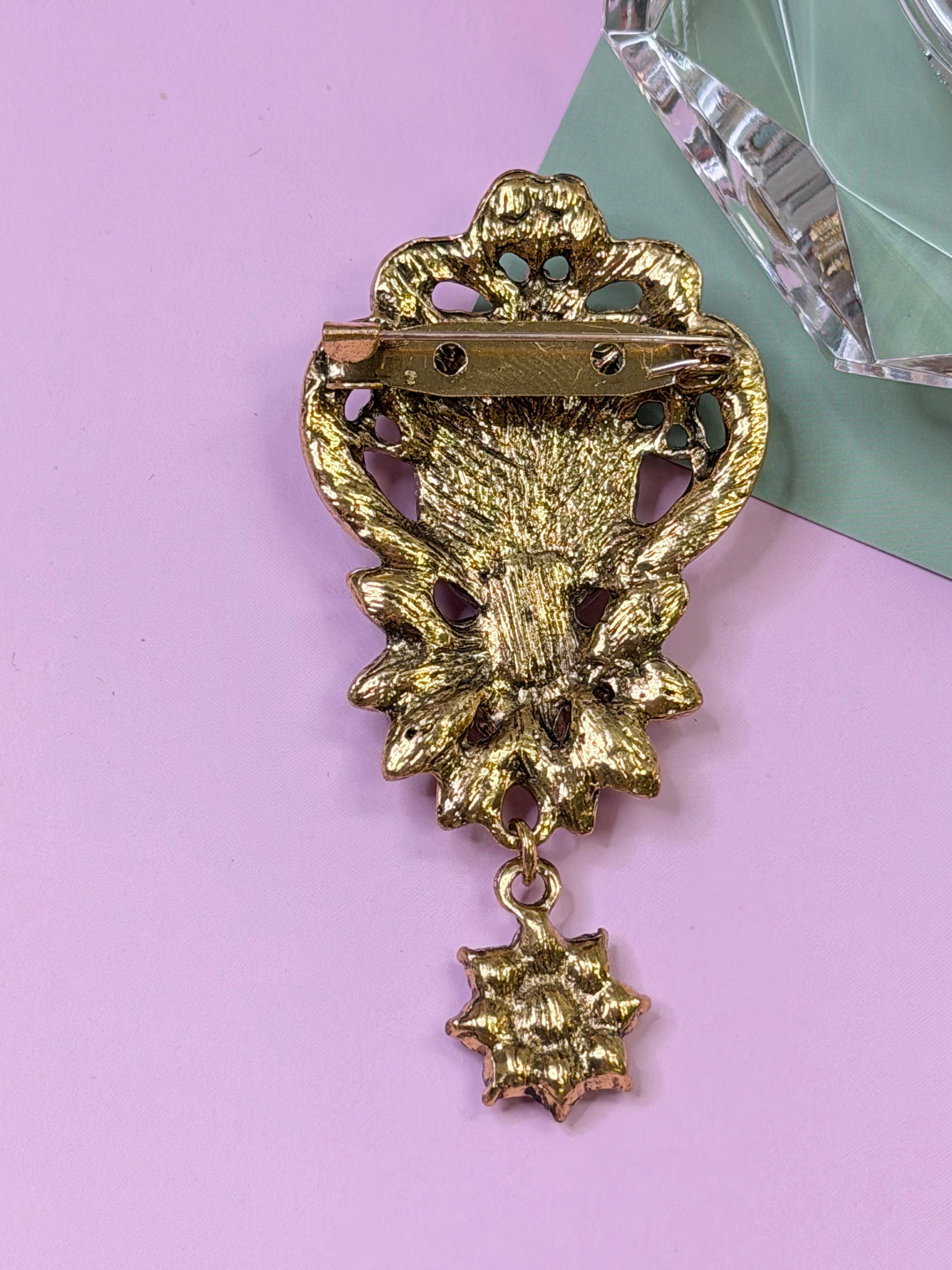 Vintage Cameo Crystal Brooch